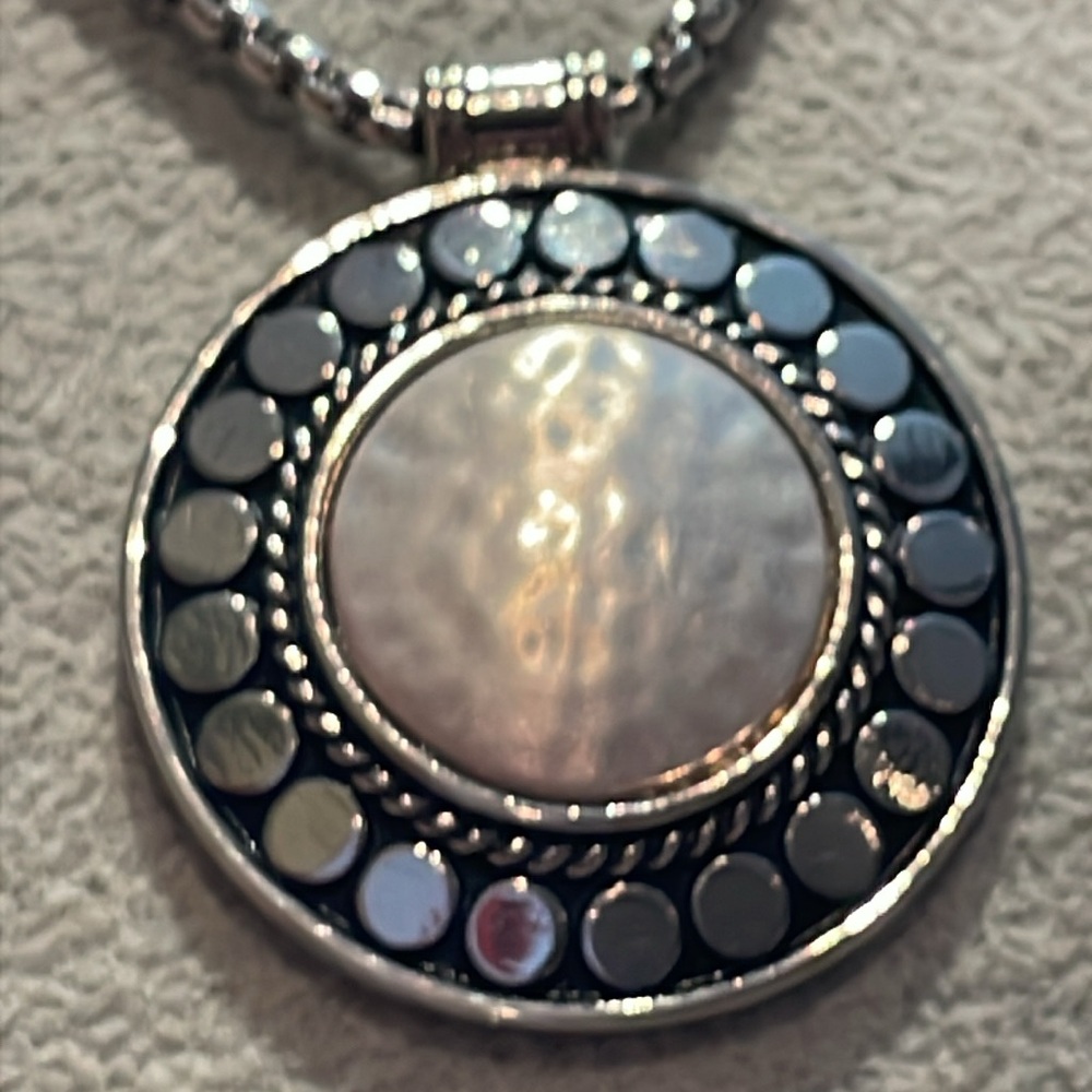 Chico's Cavier Medallion Two-Tone Necklace Hammered Disc 16-19”